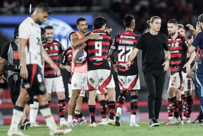 Filipe Luís vê 'jogo fantástico' do Flamengo e garante: 'Esse é o caminho'