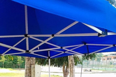 Búzios realiza cadastro de pescadores, marisqueiras e caiçaras na Praça do Inefi