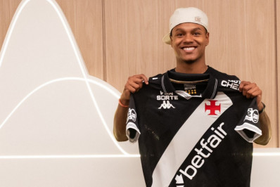 Matheus França é regularizado e já pode estrear pelo Vasco