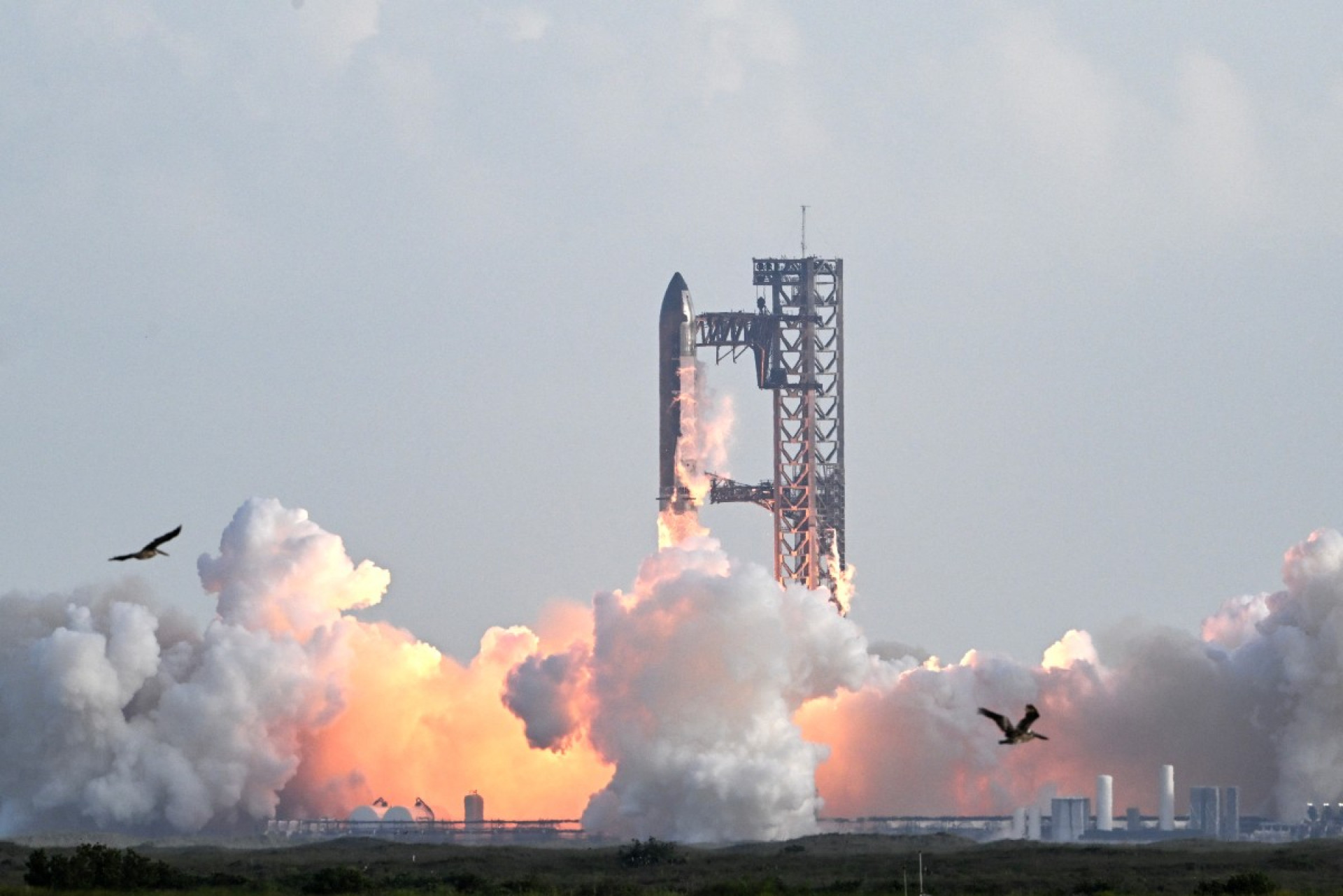 SpaceX lança última versão de seu megafoguete Starship