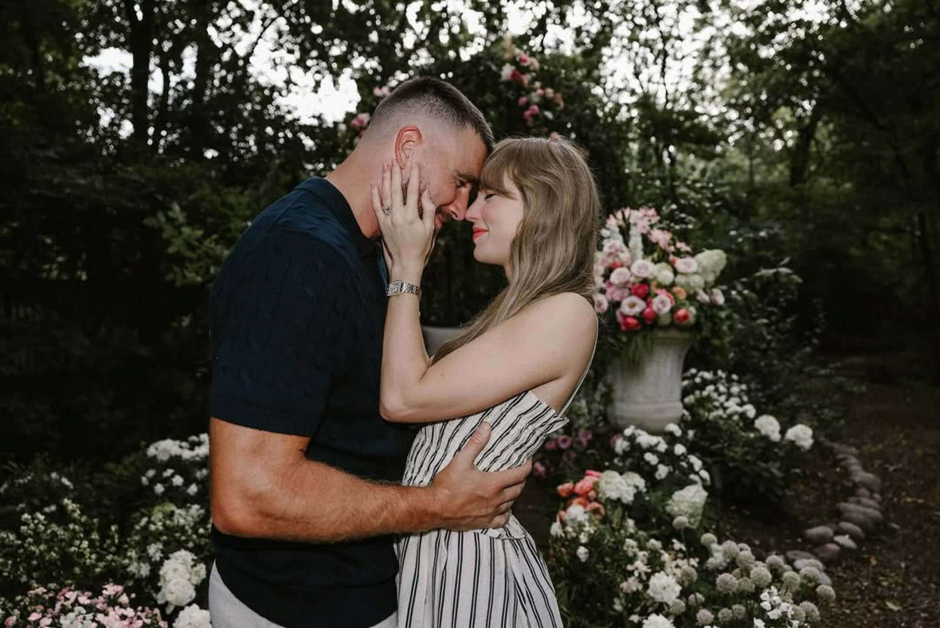 Noivos! Taylor Swift é pedida em casamento por Travis Kelce - Reprodução / Instagram