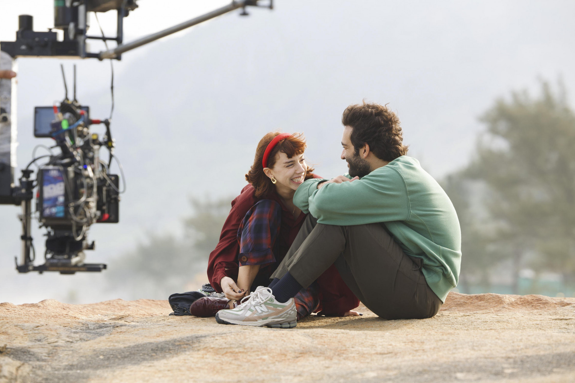 Bastidores de cena com Afonso (Humberto Carrão) e Solange (Alice Wegmann) - Globo/ Manoella Mello