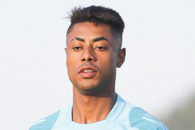 Bruno Henrique se explica à Conmebol e pede desculpas por gestos obscenos