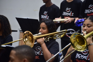 Orquestra de Sopros do Aprendiz Musical se apresenta no Theatro Municipal do Rio
