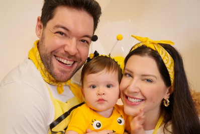 Ex-BBBs Andressa Ganacin e Nasser festejam mesversário da filha