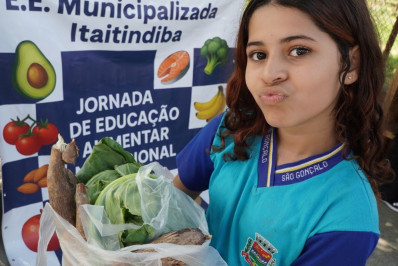 Agricultores de São Gonçalo participam de atividade em escola de Itaitindiba