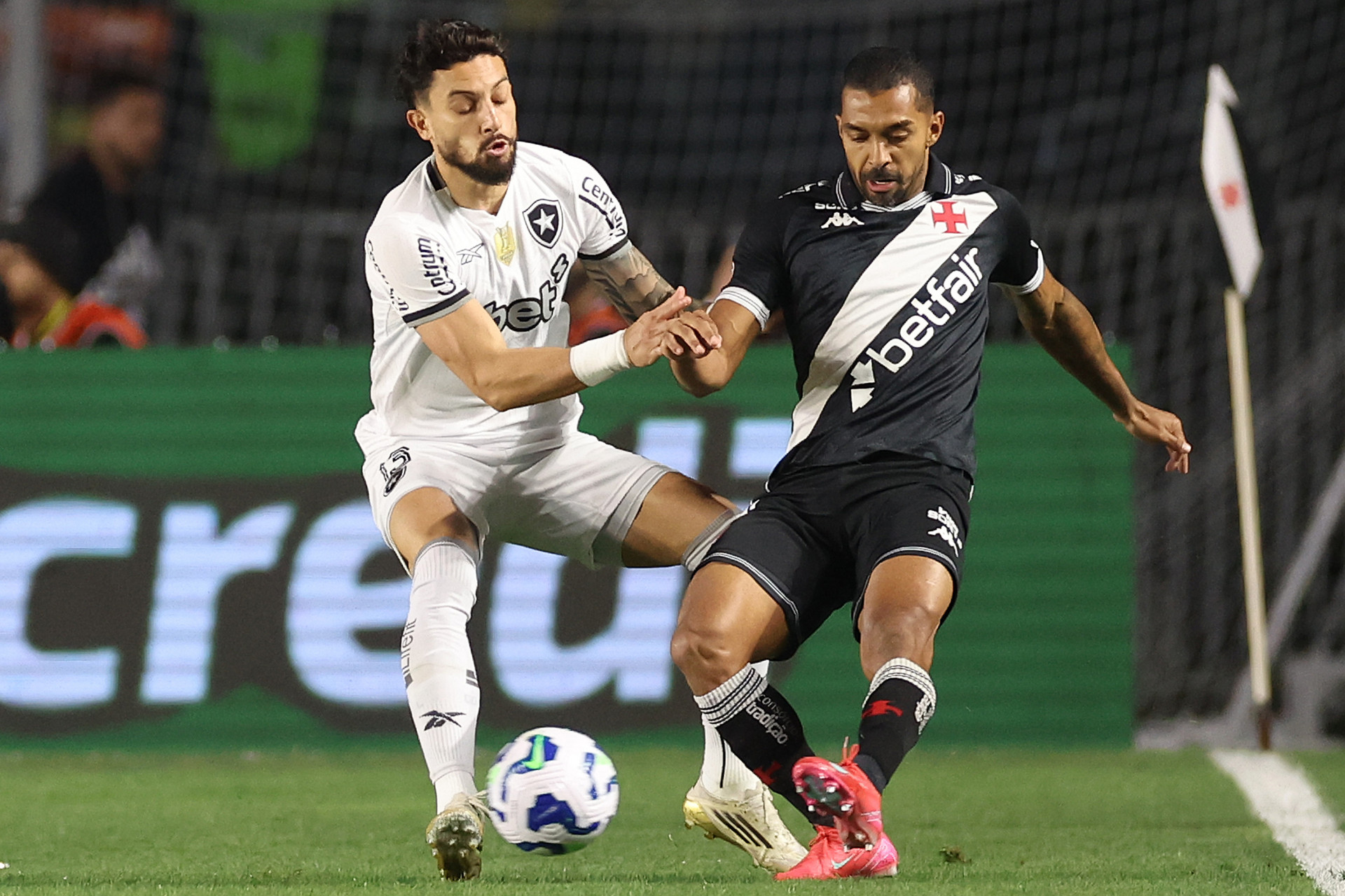 Lance do jogo entre Vasco e Botafogo - V&iacute;tor Silva/Botafogo
