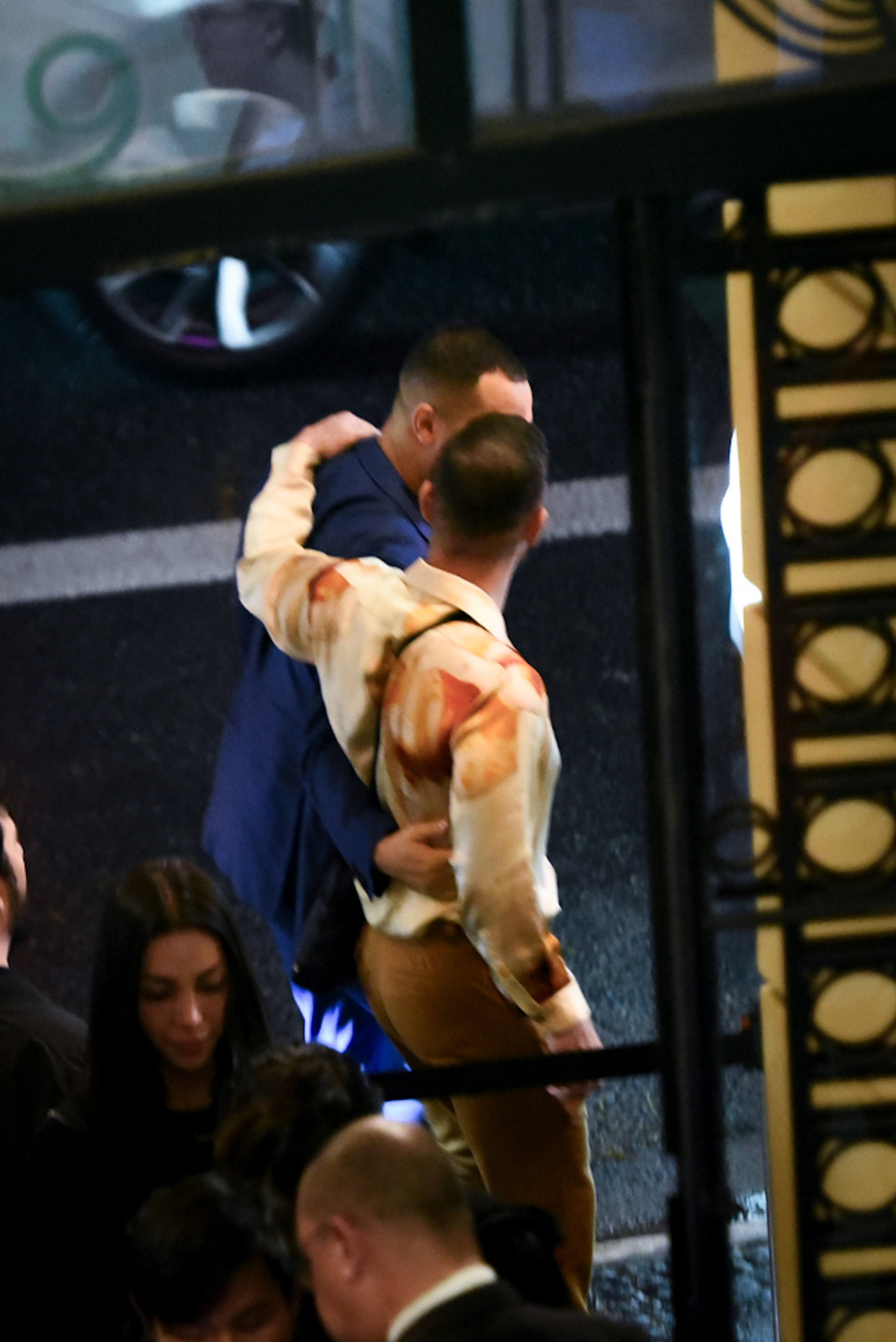 Diego Hypolito e Gil do Vigor chegam de mãos dadas a evento em São Paulo - Andy Santana/ Brazil News