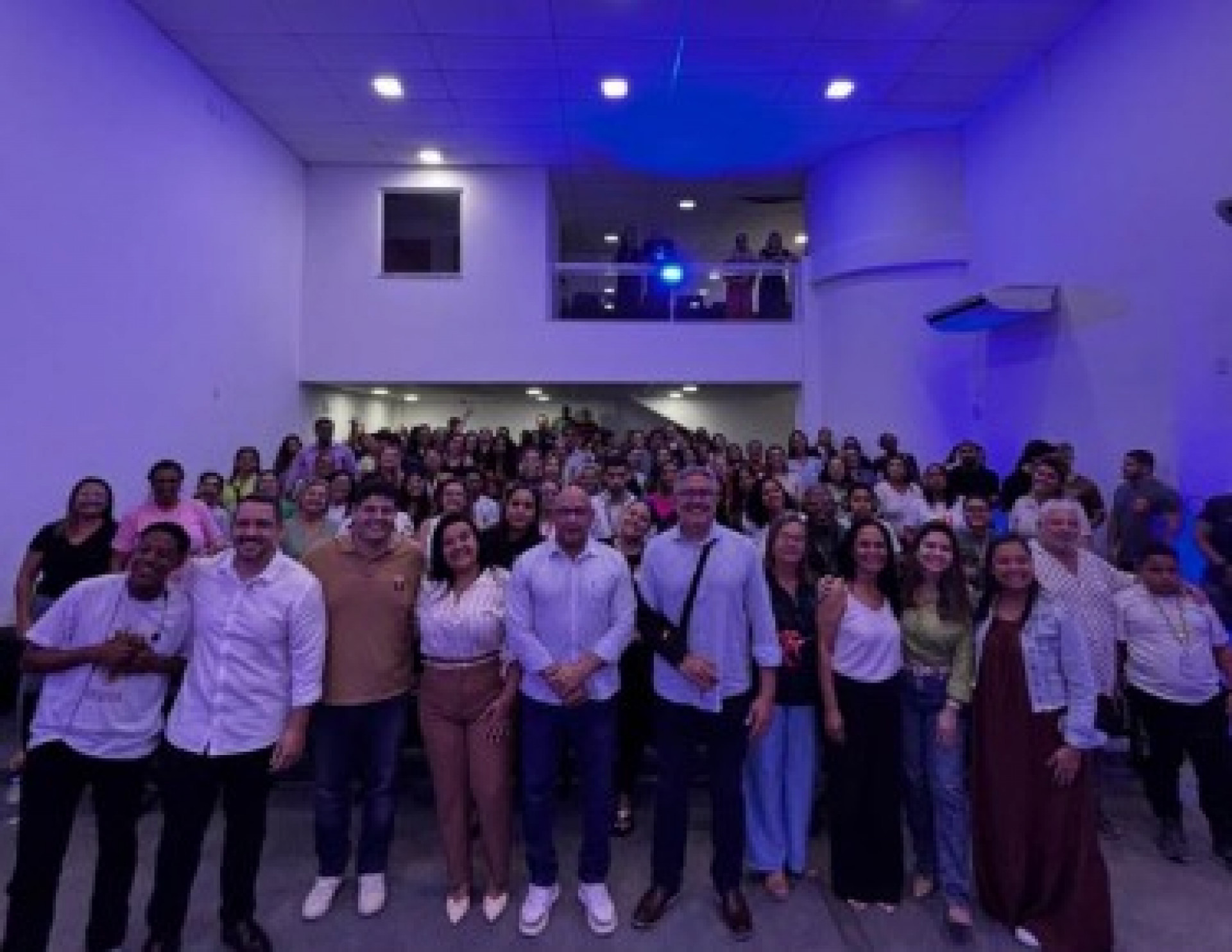 Autoridades participam da entrega  - Ascom