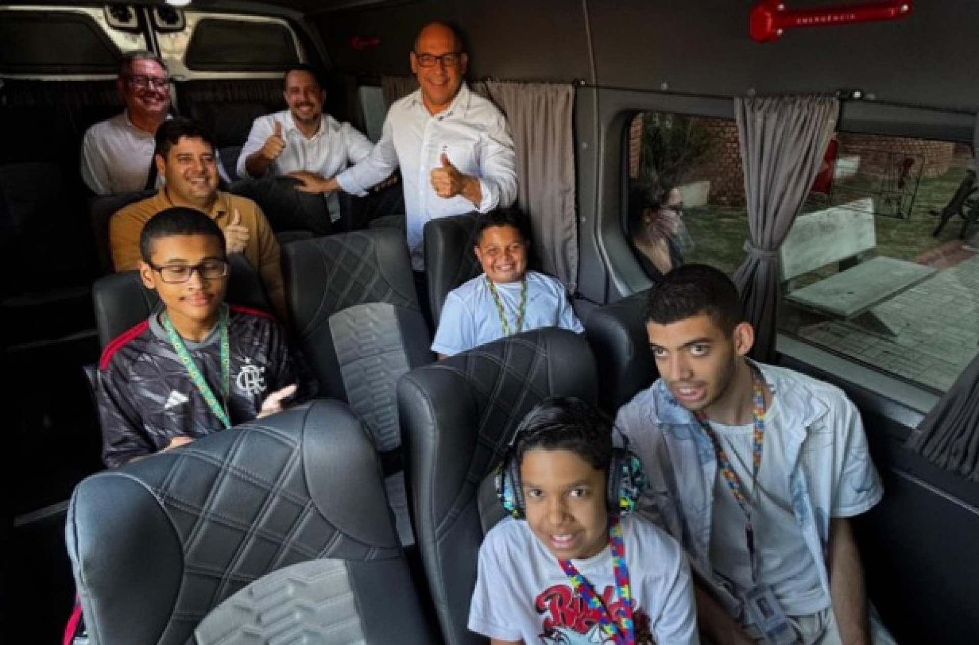 Prefeito Marcelo Magno (PL) entrega Van Educacional Inclusiva - Ascom