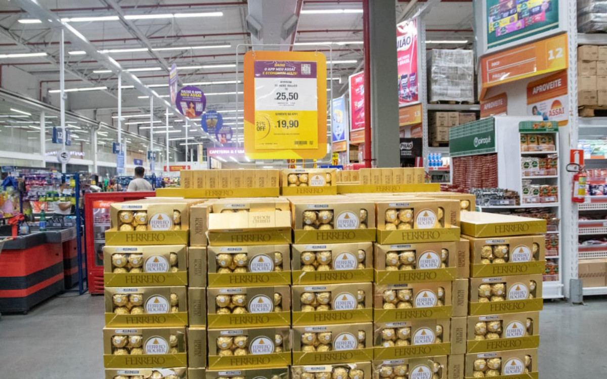 Consumidores dizem que estão pesquisando mais promoções e fazendo compras em mais de um mercado - Érica Martin/Agência O Dia