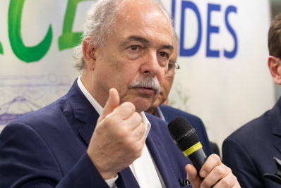 Presidente do BNDES defende retomar combate a negacionismo climático