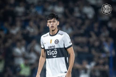 Vasco tem negociações avançadas para contratar meia paraguaio