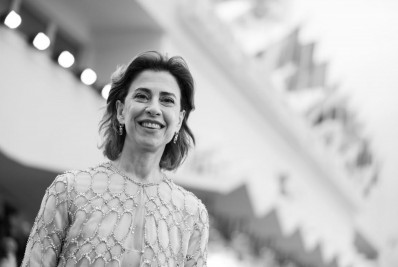 Fernanda Torres recebe prêmio em festival de cinema na Itália