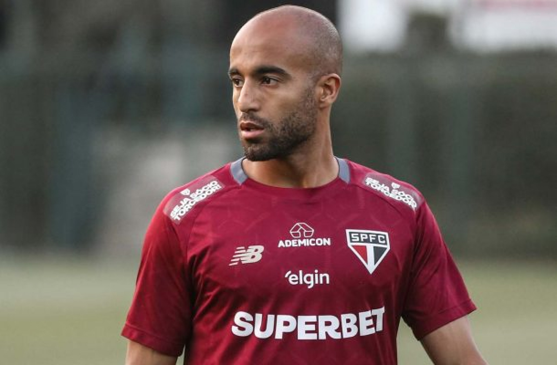 São Paulo: Lucas Moura passará por artroscopia no joelho direito
