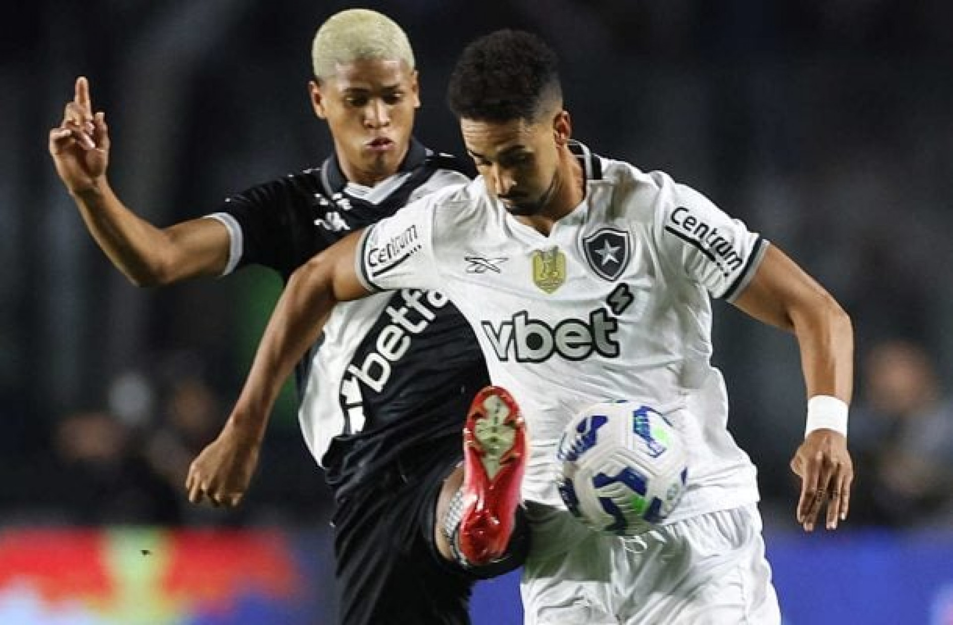 Cauan Barros v&ecirc; evolu&ccedil;&atilde;o do Vasco: ‘Praticamente mudou tudo’