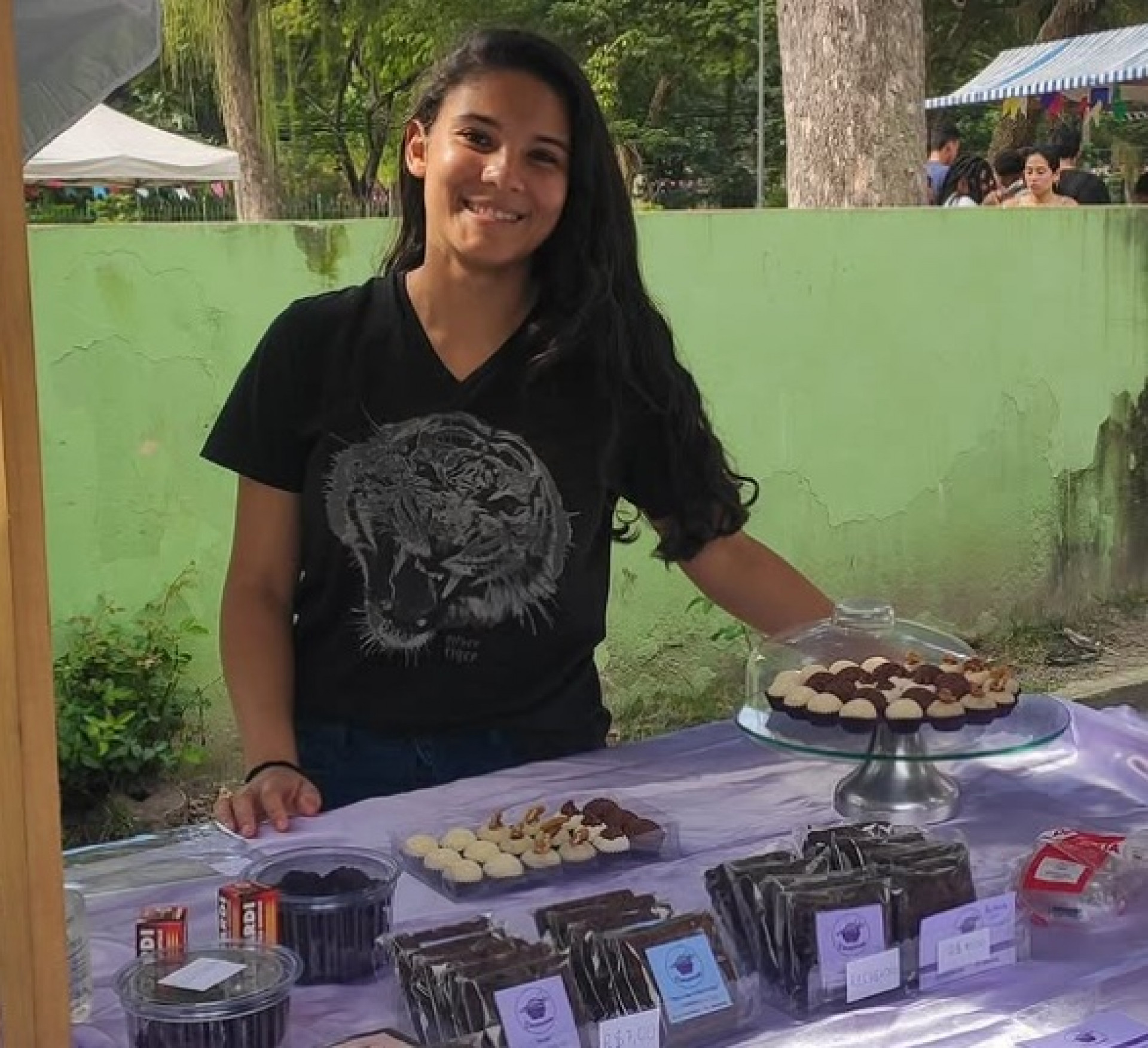 Giovanna vende doces e pretende investir na empresa - Arquivo Pessoal