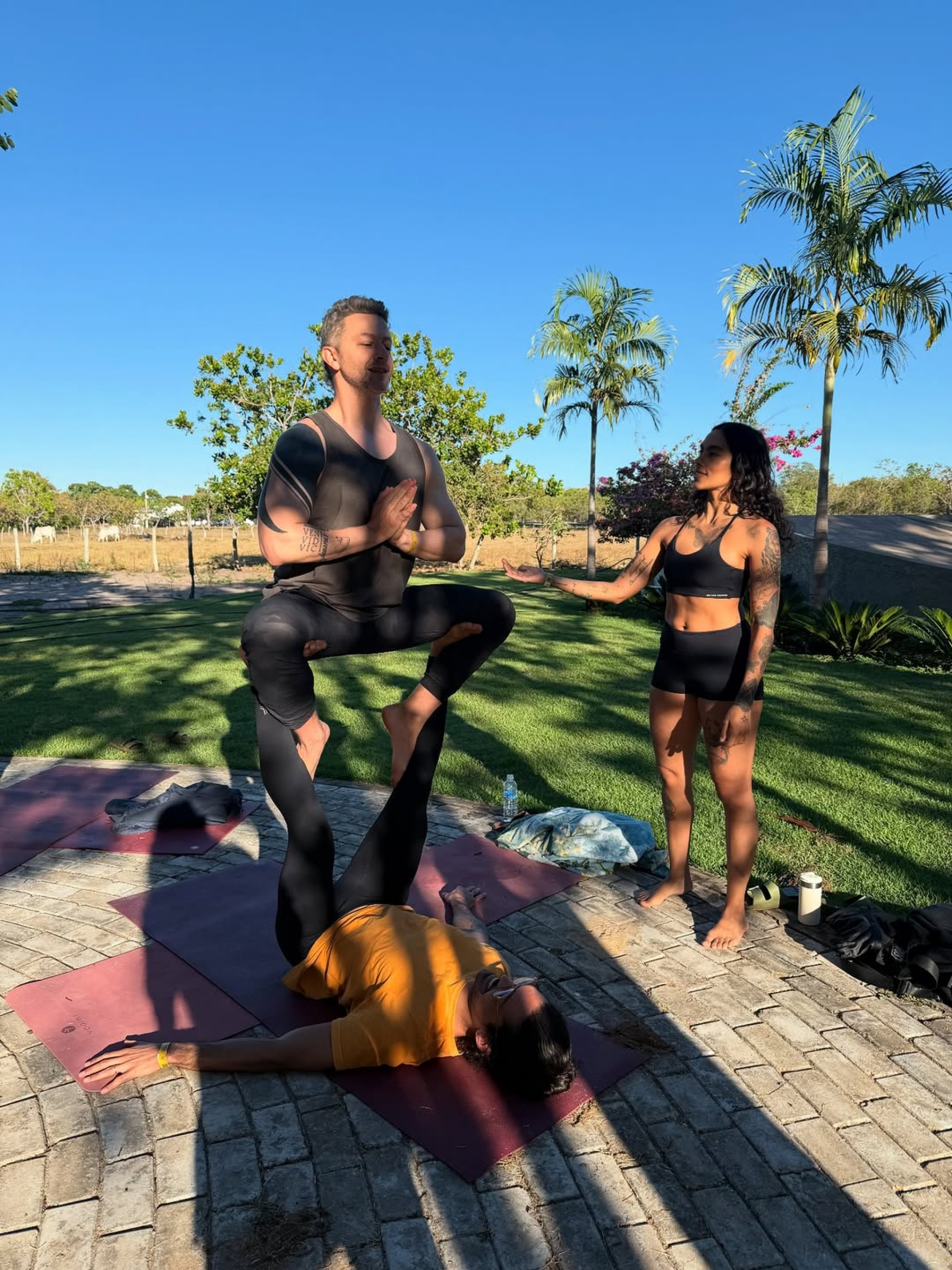 Lucas Lima faz yoga em retiro - Reprodução / Instagram