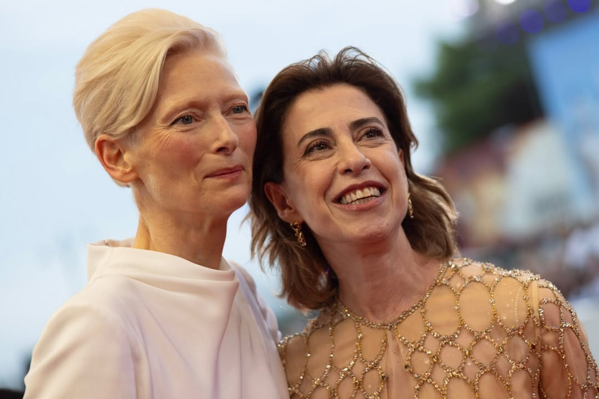 Fernanda Torres e Tilda Swinton chamam atenção ao se reencontrarem no Festival de Veneza - Reprodução / Instagram