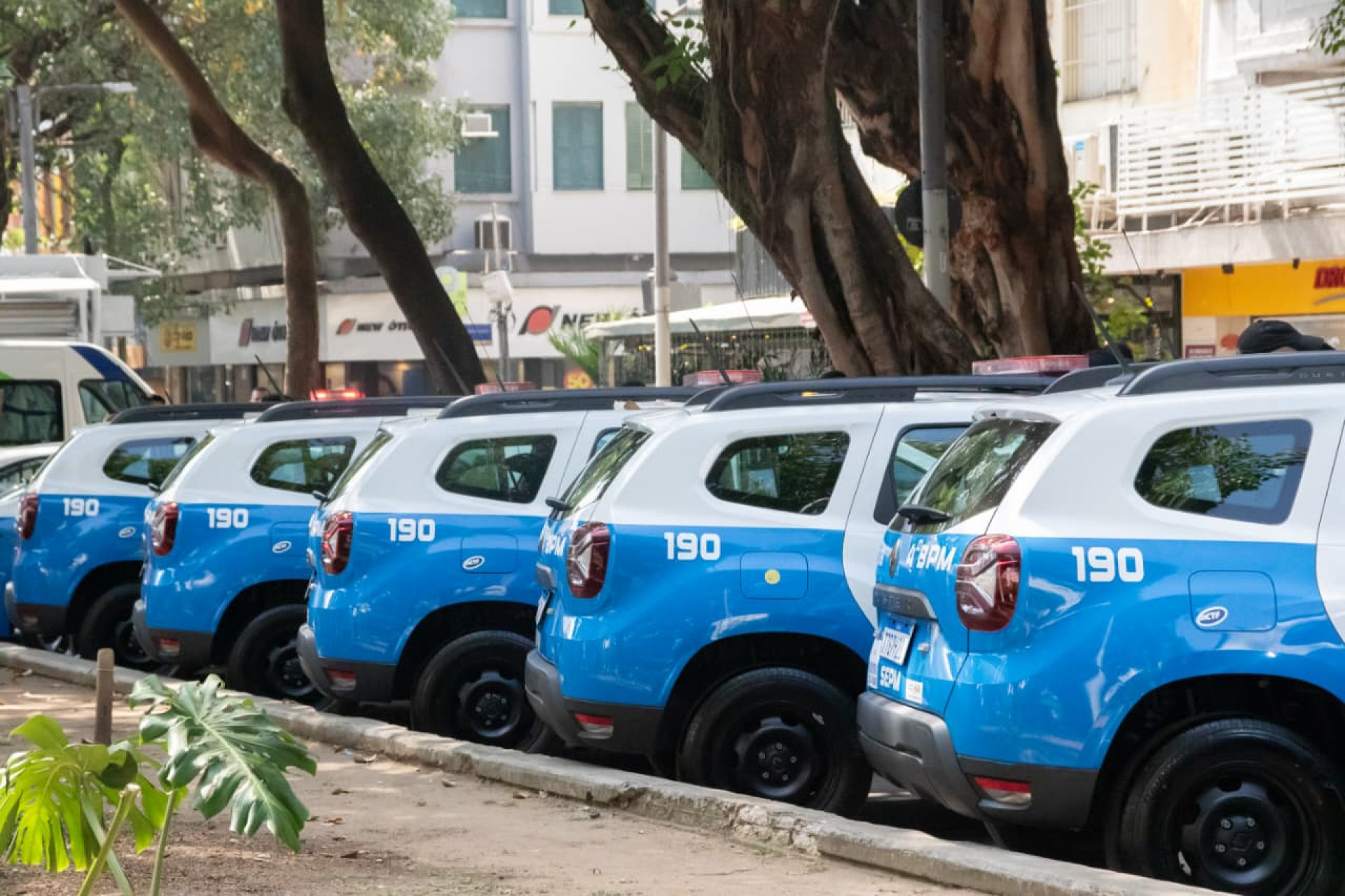 Batalhões de São Cristóvão, Praça da Harmonia e Tijuca receberam novas viaturas - Érica Martin / Agência O Dia