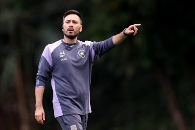 Botafogo confirma dupla próxima de acerto com clube inglês