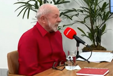 'Tarcísio não seria nada sem Bolsonaro e fará o que o ex-presidente quiser', afirma Lula