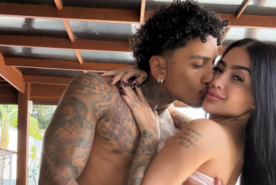 MC Mirella comenta dinâmica com Dynho Alves e diz que casal negocia ficar com outras pessoas