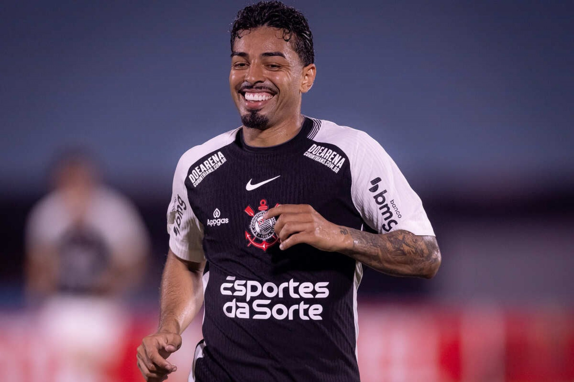 Corinthians vive drama na lateral com les&atilde;o de Matheuzinho &agrave;s v&eacute;speras do D&eacute;rbi