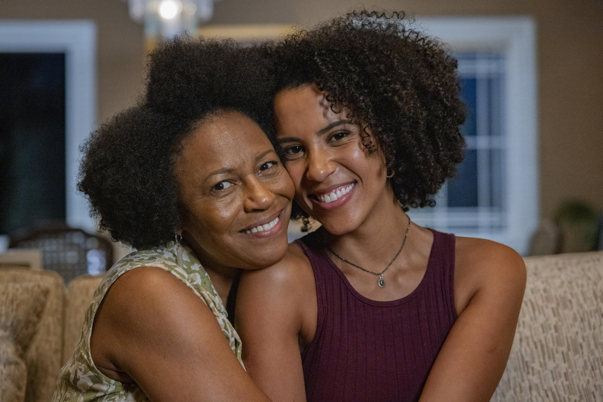 Vale Tudo: Eunice (Edvana Carvalho) e Fernanda (Ramille) - Fabio Rocha / TV Globo