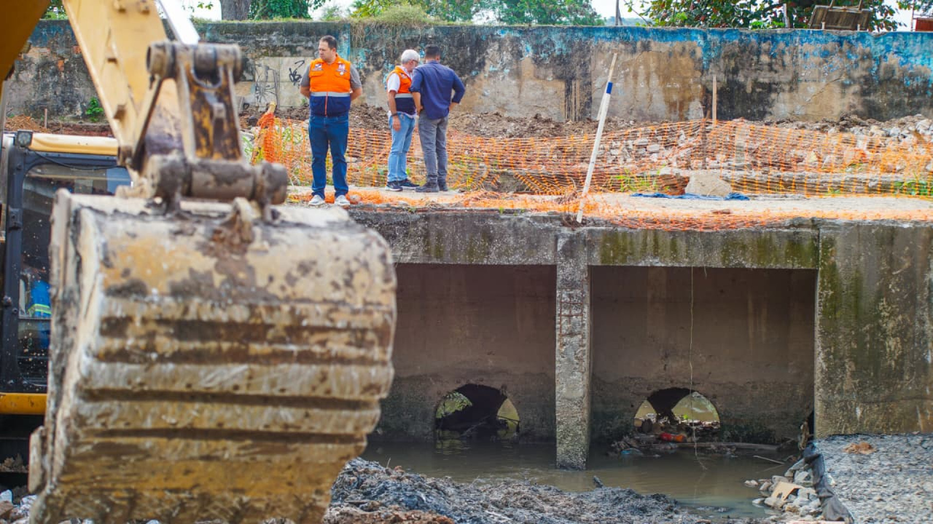 O pacote de melhorias tamb&eacute;m prev&ecirc; o conserto da comporta local - Gilberto Rocha/ PMSJM