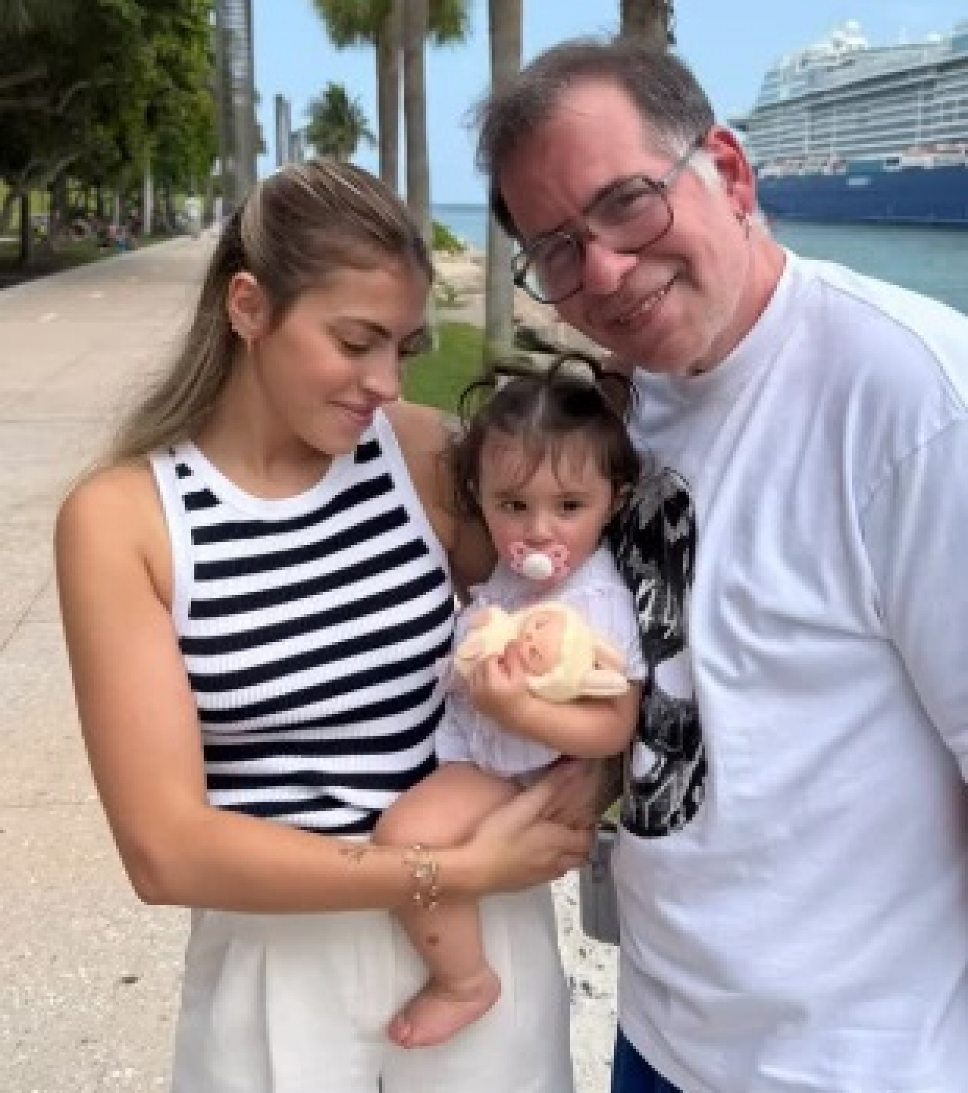 Leandro Hassum com a filha, Pietra, e a neta, Aurora - Reprodução/Instagram