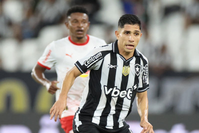 Savarino explica recusa a 'duas propostas grandes': 'Botafogo é o lugar'