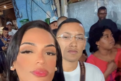 Namorado da influenciadora Samara Mapoua morre em acidente de carro na Avenida Brasil