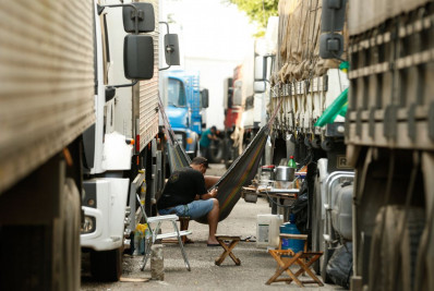 Unidades de saúde para caminhoneiros ficarão em postos nas rodovias