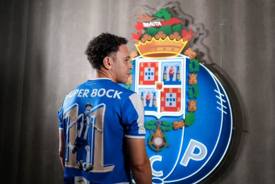 Com multa milionária, Porto renova contrato de Pepê até 2028