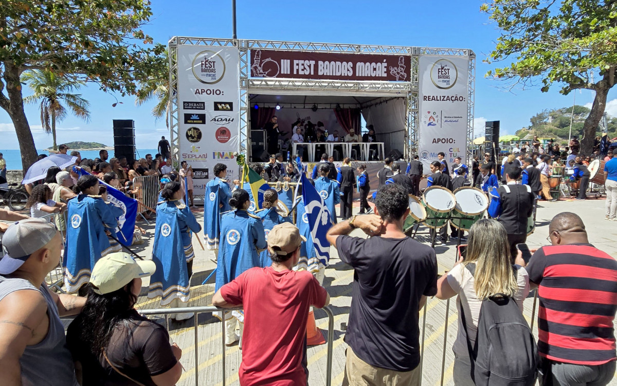 Avenida Elias Agostinho recebeu apresentações que uniram música, dança e emoção no Fest Bandas Macaé