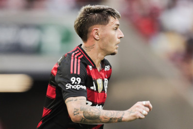 Varela começará 2026 em alta após brilhar em temporada vitoriosa do Flamengo