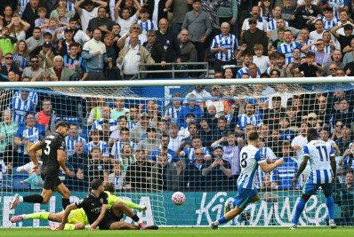Manchester City leva virada do Brighton no fim e perde a segunda seguida no Inglês