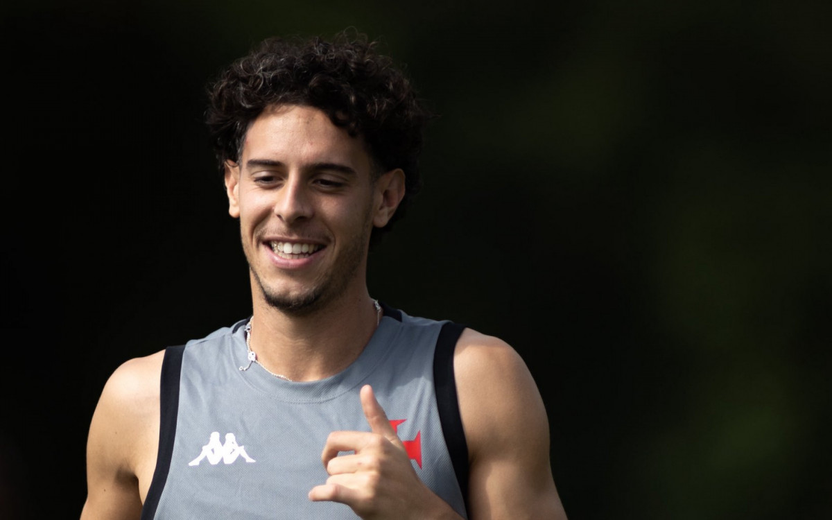 Nuno Moreira desfalca Vasco pela primeira vez, e Diniz avalia opções