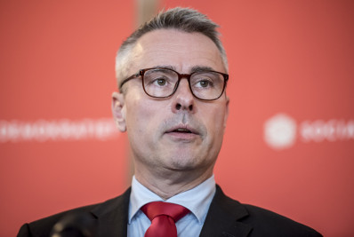 Ex-ministro é condenado a quatro meses de prisão por pornografia infantil na Dinamarca