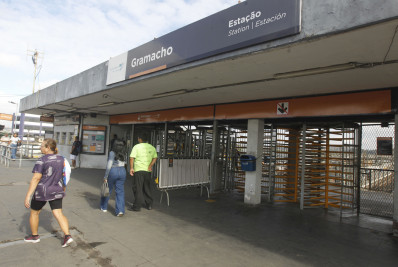 Trens têm circulação suspensa entre Gramacho e Saracuruna após furto de cabos