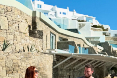 Maíra Cardi compartilha álbum de viagem na Grécia e exibe barriga de grávida