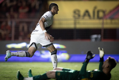 Vegetti supera marca do ano passado e vive temporada mais artilheira pelo Vasco