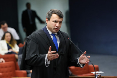 Documento achado na casa de Torres era 'minuta do Google', diz defesa