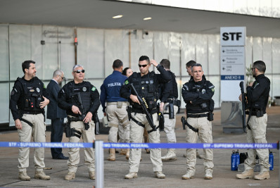 Julgamento de Bolsonaro: Polícia do Senado faz varredura com cão farejador e agentes usam drone no STF