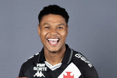 Matheus França explica escolha pelo Vasco e rechaça pressão por ser cria do Flamengo