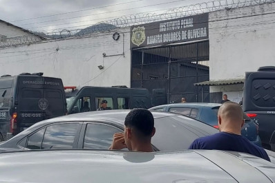 Polícia controla rebelião em presídio feminino em Bangu