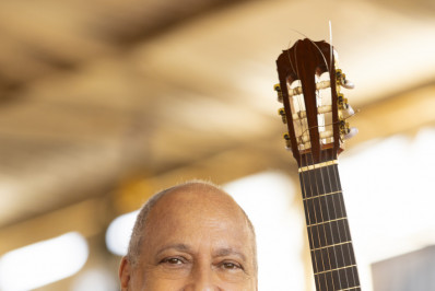 Sombrinha gravará audiovisual no Rio com participações especiais