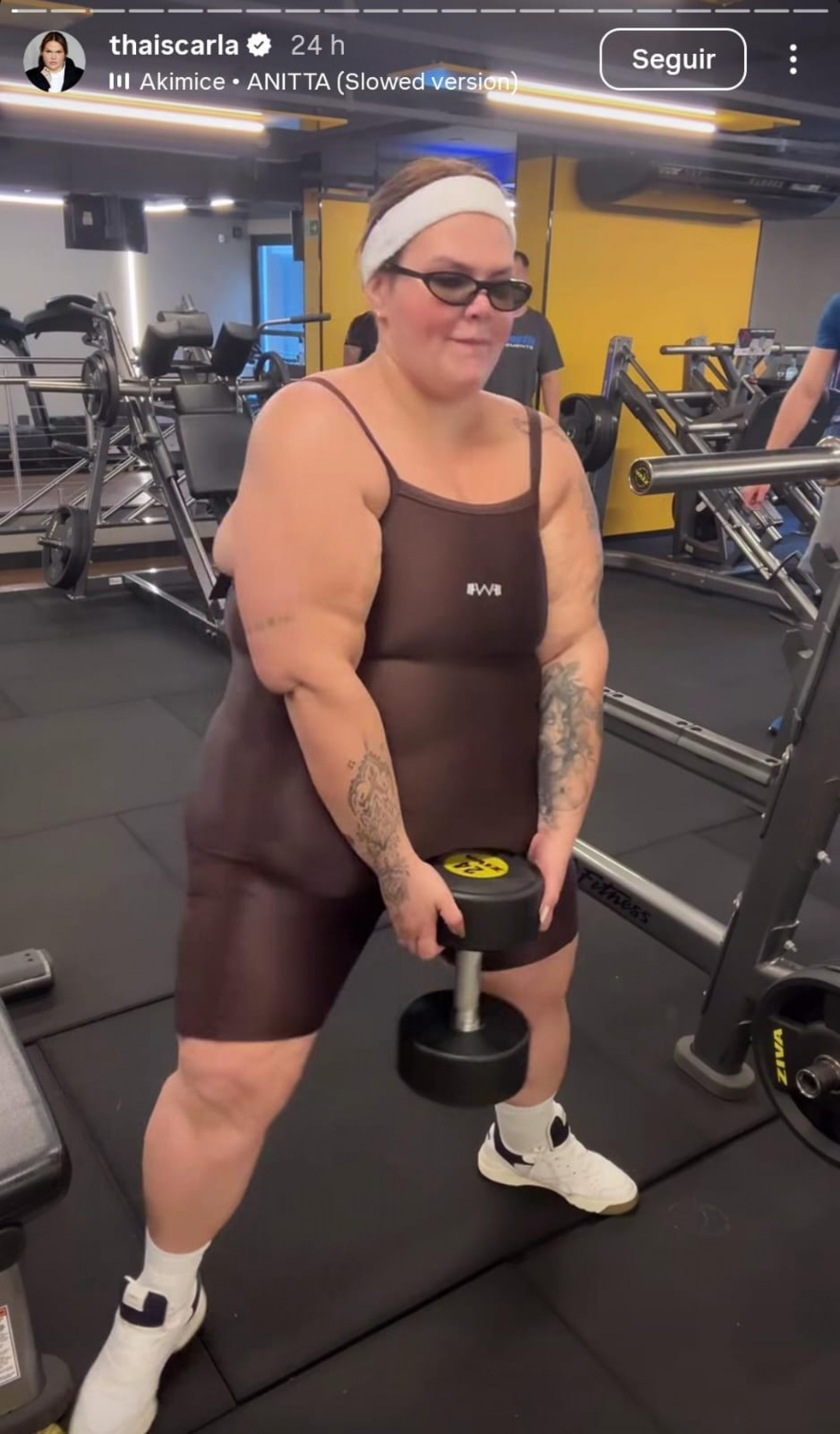 Thais Carla treina músculos superiores em academia - Reprodução de vídeo / Instagram