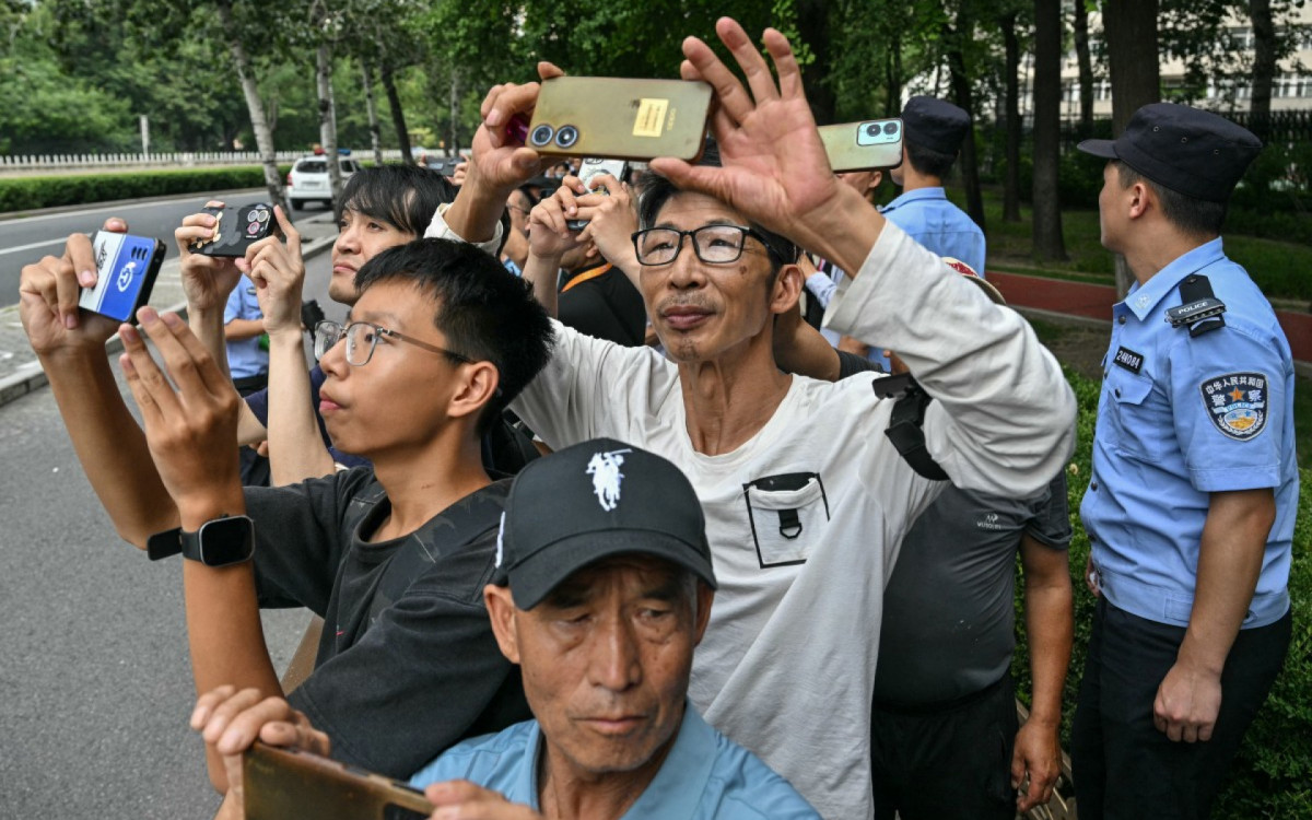 China faz desfile do Dia da Vitória e promete desenvolvimento pacífico